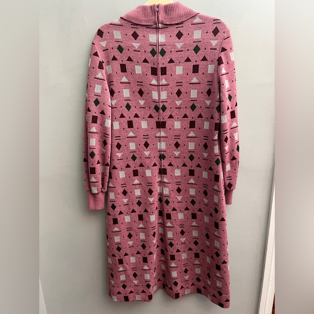1960s Vintage Kimberly Pink Geometric Sweater Dress, Size Medium - Picture 6 of 9